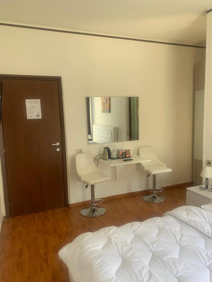 Albergo Al Lago Anfo Eksteriør billede