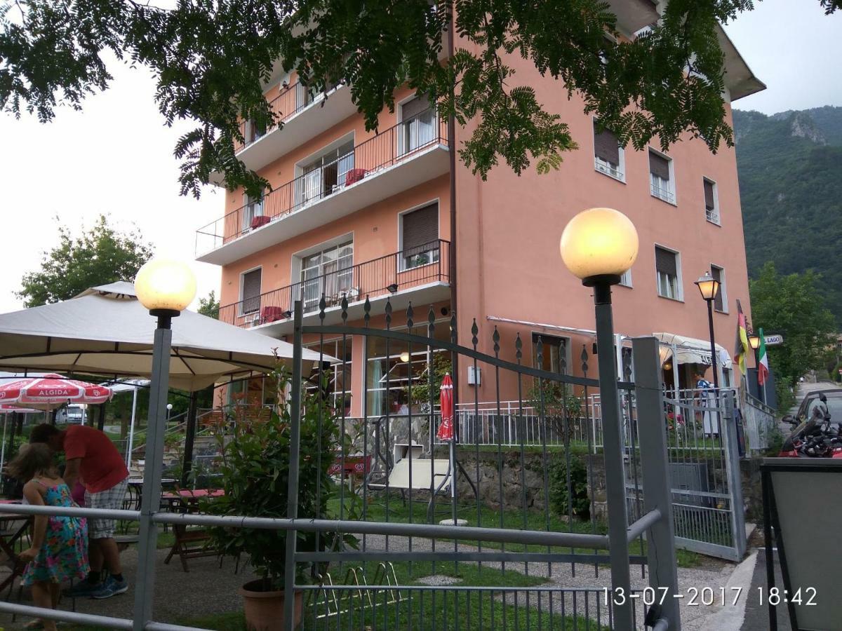 Albergo Al Lago Anfo Eksteriør billede